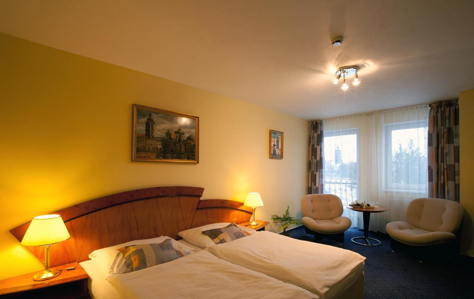 Hotel Savoy Ceske Budejovice Dış mekan fotoğraf