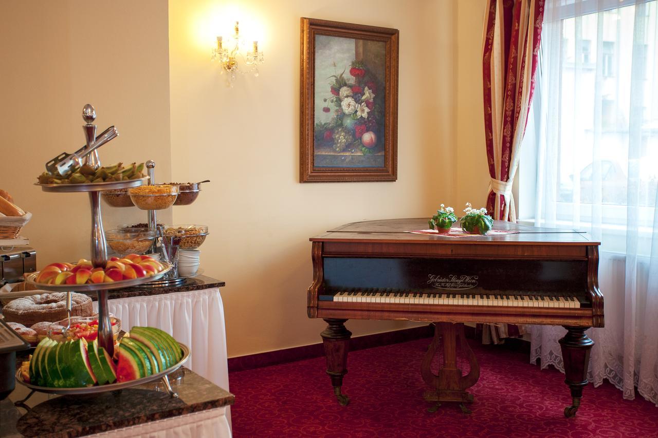 Hotel Savoy Ceske Budejovice Dış mekan fotoğraf
