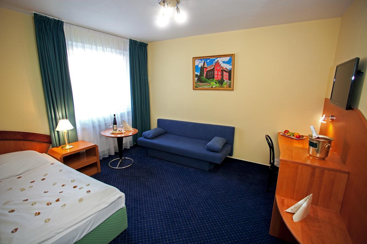 Hotel Savoy Ceske Budejovice Dış mekan fotoğraf