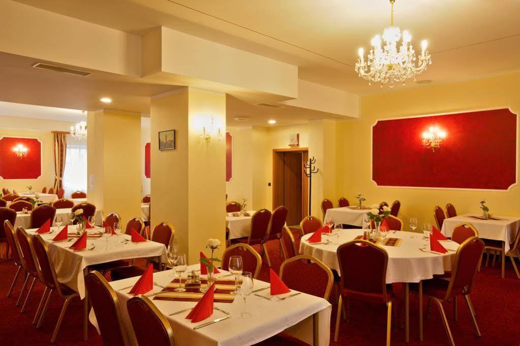 Hotel Savoy Ceske Budejovice Dış mekan fotoğraf