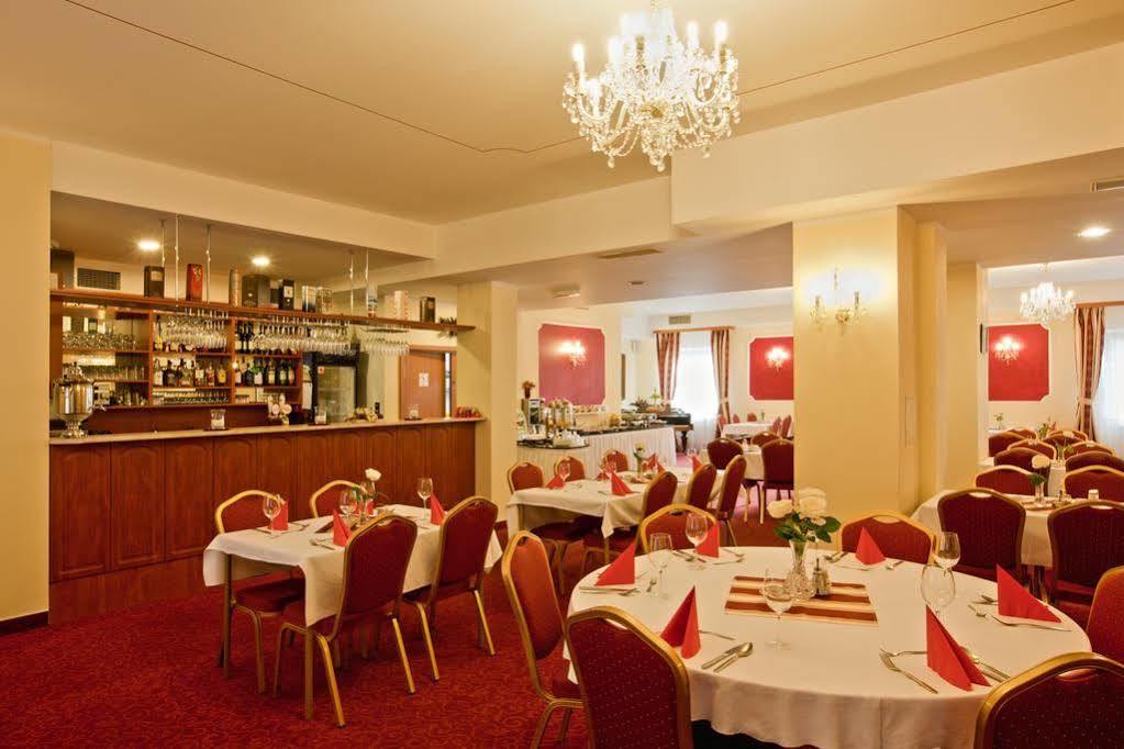 Hotel Savoy Ceske Budejovice Dış mekan fotoğraf