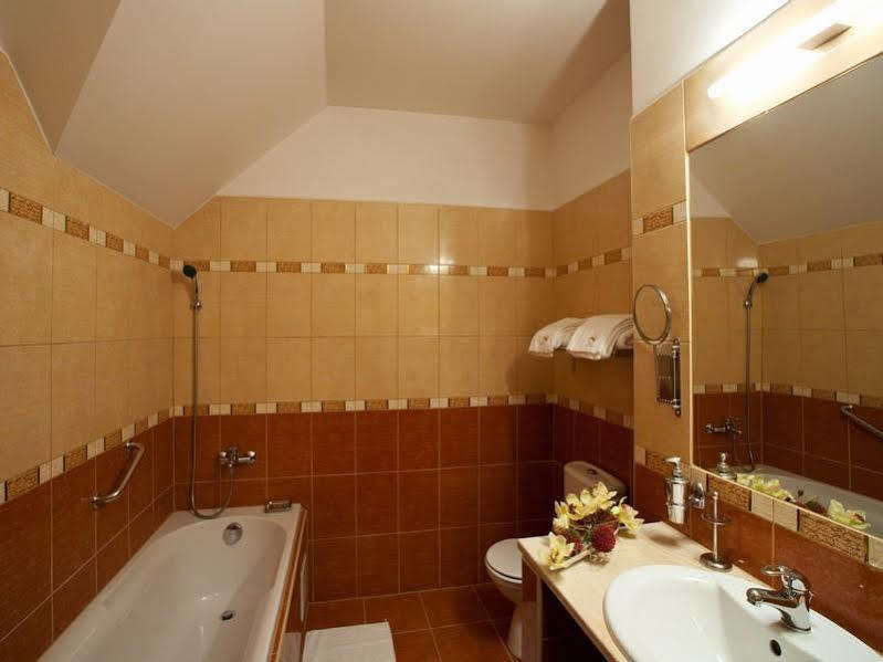 Hotel Savoy Ceske Budejovice Dış mekan fotoğraf